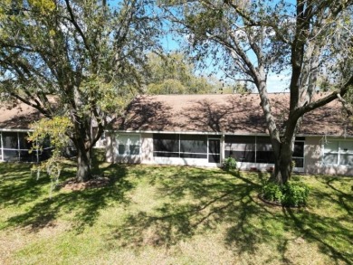 Welcome to this cozy 2-bedroom, 2-bathroom villa in the Lake on The Links of Lake Bernadette in Florida - for sale on GolfHomes.com, golf home, golf lot