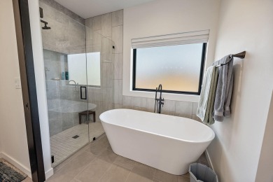 Tour this Beautiful 2022 turnkey home located in the Eagle Point on Eagle Point Golf Course in Oregon - for sale on GolfHomes.com, golf home, golf lot