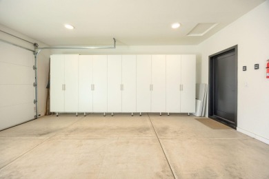 Tour this Beautiful 2022 turnkey home located in the Eagle Point on Eagle Point Golf Course in Oregon - for sale on GolfHomes.com, golf home, golf lot