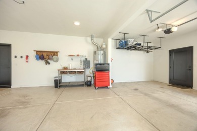 Tour this Beautiful 2022 turnkey home located in the Eagle Point on Eagle Point Golf Course in Oregon - for sale on GolfHomes.com, golf home, golf lot