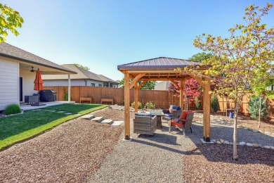 Tour this Beautiful 2022 turnkey home located in the Eagle Point on Eagle Point Golf Course in Oregon - for sale on GolfHomes.com, golf home, golf lot