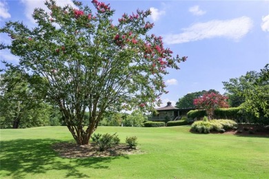Beautifully updated 2-bedroom, 2-bath condominium in Cross Creek on Cross Creek Golf Course in Georgia - for sale on GolfHomes.com, golf home, golf lot