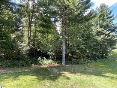 **Prime Golf Course Lot in Wedgewood/Lakewood Subdivision** on The Briar South At Lakewood in Michigan - for sale on GolfHomes.com, golf home, golf lot