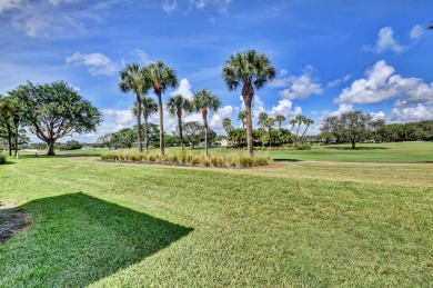 This 3BR Convertible, 2.5 bath Villa is located in the very on Hunters Run Golf and Country Club in Florida - for sale on GolfHomes.com, golf home, golf lot