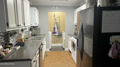 This adorable, one level home backs up to the Lakeside Golf on Lakeside Golf Course in Tennessee - for sale on GolfHomes.com, golf home, golf lot
