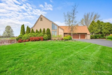 **Multiple offers received. Sellers are calling for highest and on Rolling Knoll Country Club in Illinois - for sale on GolfHomes.com, golf home, golf lot