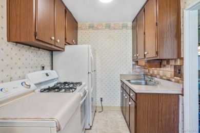 A fantastic opportunity awaits in the highly desirable Clearview on Clearview Park Golf Course in New York - for sale on GolfHomes.com, golf home, golf lot