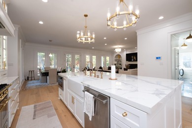 Gorgeous Chenal home nestled at the end of a cul-de-sac on Chenal Country Club - Bear Den Mountain in Arkansas - for sale on GolfHomes.com, golf home, golf lot