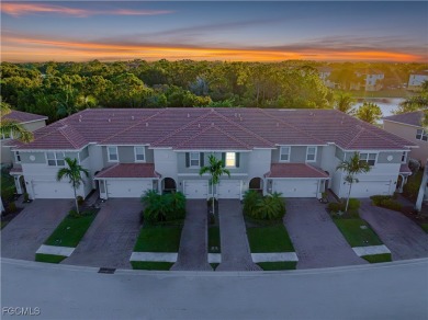 Welcome to a beautifully maintained townhome located in the on Gateway Golf and Country Club in Florida - for sale on GolfHomes.com, golf home, golf lot