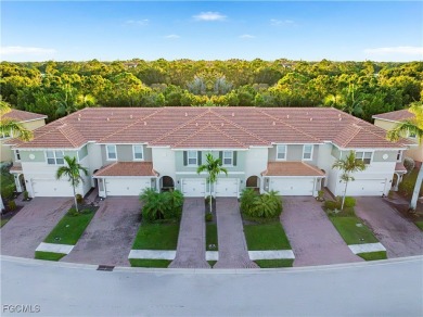 Welcome to a beautifully maintained townhome located in the on Gateway Golf and Country Club in Florida - for sale on GolfHomes.com, golf home, golf lot