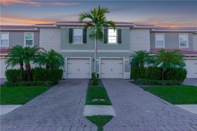 Welcome to a beautifully maintained townhome located in the on Gateway Golf and Country Club in Florida - for sale on GolfHomes.com, golf home, golf lot