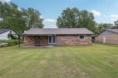 Affordable Brick Beauty Near Golf, Fishing  MidAmerica!

This on Pryor Creek Golf Course in Oklahoma - for sale on GolfHomes.com, golf home, golf lot