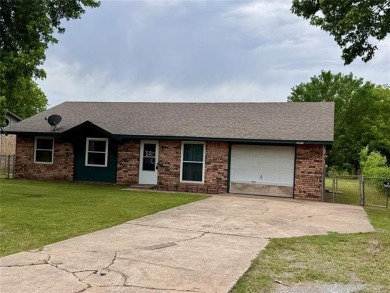 Affordable Brick Beauty Near Golf, Fishing  MidAmerica!

This on Pryor Creek Golf Course in Oklahoma - for sale on GolfHomes.com, golf home, golf lot