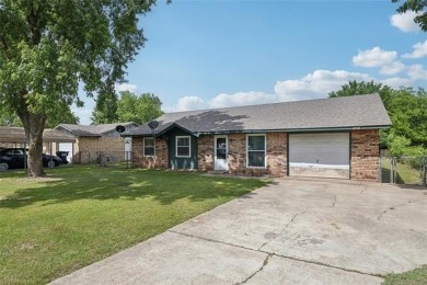 Affordable Brick Beauty Near Golf, Fishing  MidAmerica!

This on Pryor Creek Golf Course in Oklahoma - for sale on GolfHomes.com, golf home, golf lot