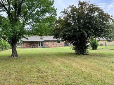 Affordable Brick Beauty Near Golf, Fishing  MidAmerica!

This on Pryor Creek Golf Course in Oklahoma - for sale on GolfHomes.com, golf home, golf lot