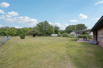 Affordable Brick Beauty Near Golf, Fishing  MidAmerica!

This on Pryor Creek Golf Course in Oklahoma - for sale on GolfHomes.com, golf home, golf lot