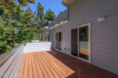 Discover the easy, coastal lifestyle at this lovely 2 story on Agate Beach Golf Course in Oregon - for sale on GolfHomes.com, golf home, golf lot