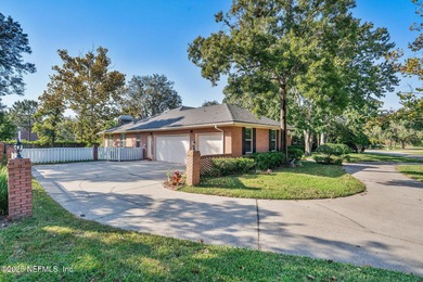 Deerwood! 10-12ft ceilings, split floor plan with large garden on The Deerwood Country Club in Florida - for sale on GolfHomes.com, golf home, golf lot