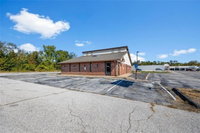 PRICE DROP - Outstanding opportunity! Great commercial space on Union Hills Golf Course in Missouri - for sale on GolfHomes.com, golf home, golf lot