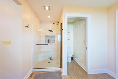 WELCOME HOME to this meticulously maintained GEM in sought-after on Arlington Park Association in Indiana - for sale on GolfHomes.com, golf home, golf lot