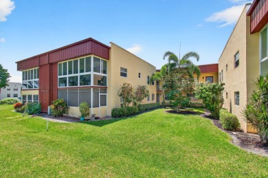 Embrace the captivating charm and modern convenience of this on Kings Point Golf -Flanders Way in Florida - for sale on GolfHomes.com, golf home, golf lot