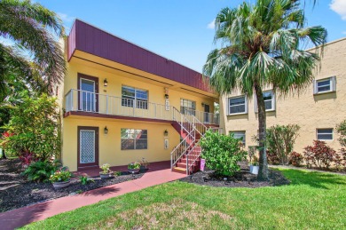 Embrace the captivating charm and modern convenience of this on Kings Point Golf -Flanders Way in Florida - for sale on GolfHomes.com, golf home, golf lot