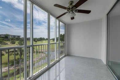 Beautifully updated 1 bedroom, 1 and a 1/2 bath condo located in on Palm-Aire Country Club and Resort - Palms in Florida - for sale on GolfHomes.com, golf home, golf lot