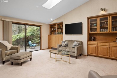 Tucked away on a quiet cul-de-sac at the edge of Oakway Golf on Oakway Golf Course in Oregon - for sale on GolfHomes.com, golf home, golf lot