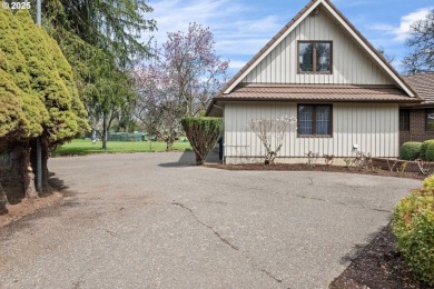 Tucked away on a quiet cul-de-sac at the edge of Oakway Golf on Oakway Golf Course in Oregon - for sale on GolfHomes.com, golf home, golf lot