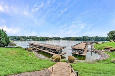 Welcome to this wonderful 3 bedroom 3 bath top floor condo at on The Waterfront Country Club in Virginia - for sale on GolfHomes.com, golf home, golf lot