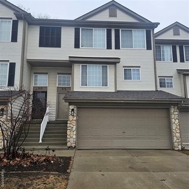 Want golf course living? This is it. This spacious 3 bed on The Links At Crystal Lake in Michigan - for sale on GolfHomes.com, golf home, golf lot