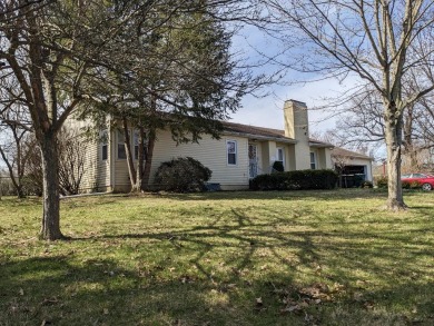 SEE IT TO APPRECIATE IT!! THERE IS A NICE 4th BEDROOM WITH BATH on Madisonville City Park Golf Course in Kentucky - for sale on GolfHomes.com, golf home, golf lot