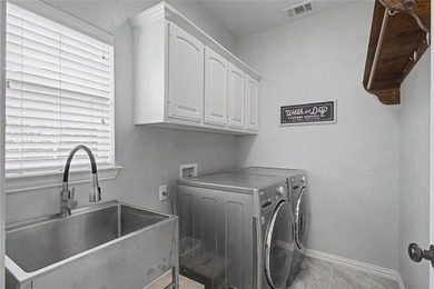 BEAUTIFULLY UPDATED AND IMPECCABLY MAINTAINED, this stunning on Bridlewood Golf Course in Texas - for sale on GolfHomes.com, golf home, golf lot