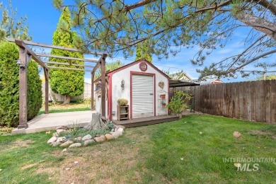 Beautiful home, amazing location!   Directly across from Purple on Purple Sage Golf Course in Idaho - for sale on GolfHomes.com, golf home, golf lot