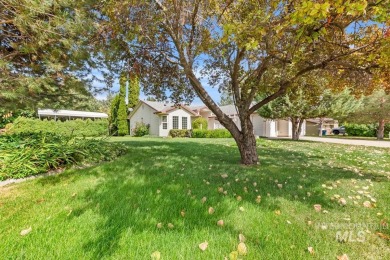 Beautiful home, amazing location!   Directly across from Purple on Purple Sage Golf Course in Idaho - for sale on GolfHomes.com, golf home, golf lot