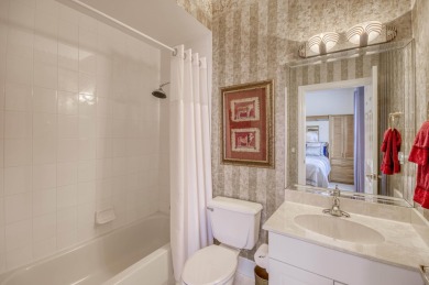 Wonderful open floor plan built on cul-de-sac overlooking wide on PGA National Estates Golf Course in Florida - for sale on GolfHomes.com, golf home, golf lot