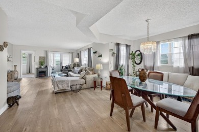 Abacos - 2 Bed, 2 Bath Evergreen Corner Unit
Bright and airy on Wynmoor Golf Course in Florida - for sale on GolfHomes.com, golf home, golf lot