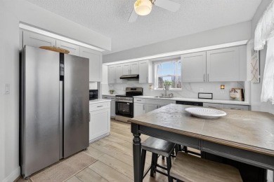 Abacos - 2 Bed, 2 Bath Evergreen Corner Unit
Bright and airy on Wynmoor Golf Course in Florida - for sale on GolfHomes.com, golf home, golf lot