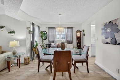 Abacos - 2 Bed, 2 Bath Evergreen Corner Unit
Bright and airy on Wynmoor Golf Course in Florida - for sale on GolfHomes.com, golf home, golf lot