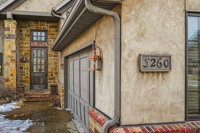 An inviting and warm home situated along one of the neighborhood on Rivercut Golf Course in Missouri - for sale on GolfHomes.com, golf home, golf lot