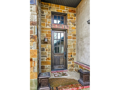 An inviting and warm home situated along one of the neighborhood on Rivercut Golf Course in Missouri - for sale on GolfHomes.com, golf home, golf lot