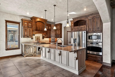 An inviting and warm home situated along one of the neighborhood on Rivercut Golf Course in Missouri - for sale on GolfHomes.com, golf home, golf lot