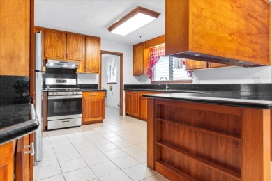 ***Huge Price Reduction!! *** Over 2,600+ living sqft for this on Hilo Municipal Golf Course in Hawaii - for sale on GolfHomes.com, golf home, golf lot