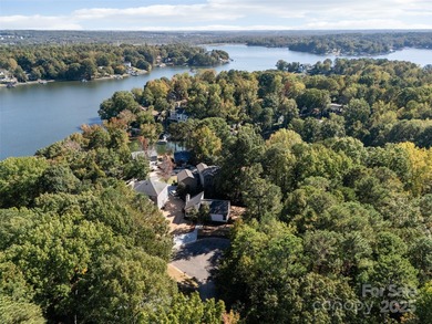 Fully renovated in 2025, this stunning Tega Cay home blends on Tega Cay Golf Club in South Carolina - for sale on GolfHomes.com, golf home, golf lot