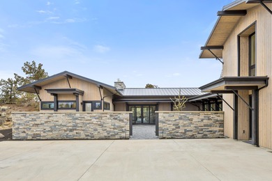 Welcome to refined modern farmhouse living in this stunning on The Club At Pronghorn Golf Course in Oregon - for sale on GolfHomes.com, golf home, golf lot