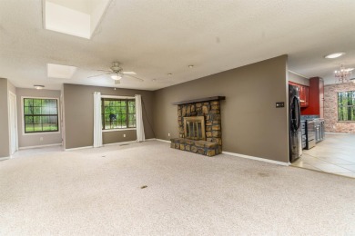 Welcome to 106 Tam O'Shanter Court -- a charming 2-bedroom on Diamondhead Golf and Country Club in Arkansas - for sale on GolfHomes.com, golf home, golf lot