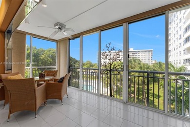 Beautifully updated 2-bed, 2-bath condo in an all-ages on Hillcrest Golf and Country Club in Florida - for sale on GolfHomes.com, golf home, golf lot