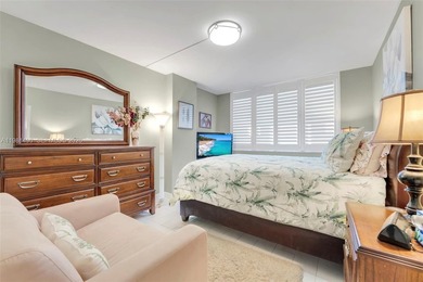 Beautifully updated 2-bed, 2-bath condo in an all-ages on Hillcrest Golf and Country Club in Florida - for sale on GolfHomes.com, golf home, golf lot