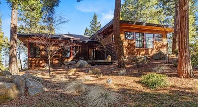 Enjoy expansive views of Klamath Lake and the Cascade Mountains on Running Y Ranch Resort in Oregon - for sale on GolfHomes.com, golf home, golf lot