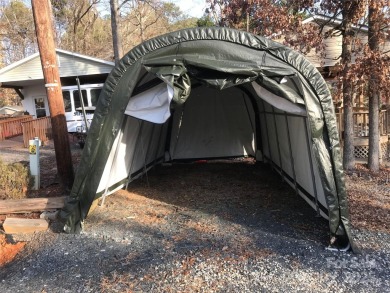 Awesome unit here in the park. 2002 Breckenridge Park Model on The Tillery Tradition Country Club in North Carolina - for sale on GolfHomes.com, golf home, golf lot
